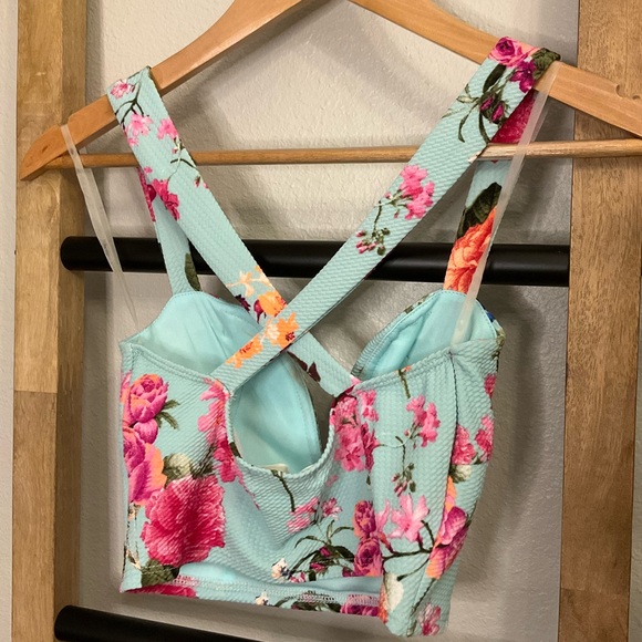 Sarah La Floral Cropped Top - Picture 3 of 5